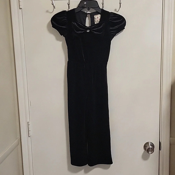 New With Tag Girls Black Size 7 One Piece Romper Short Sleeve‎ Bow Velor Soft - Picture 1 of 10